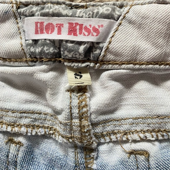 HotKiss Ava Overall Ombré Acid Wash Stretch Denim Shorts | Small - Picture 7 of 8